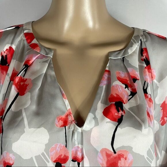 DKNYC Silver, Pink, and White Floral Blouse - Picture 5 of 13